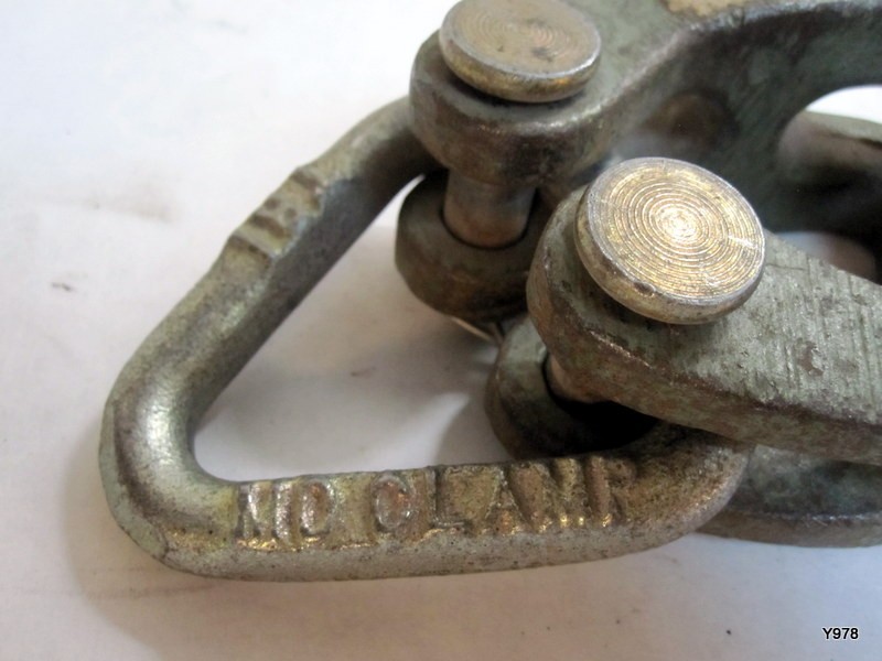 MO CLAMP Double Looper Grabs bumpers or panels.