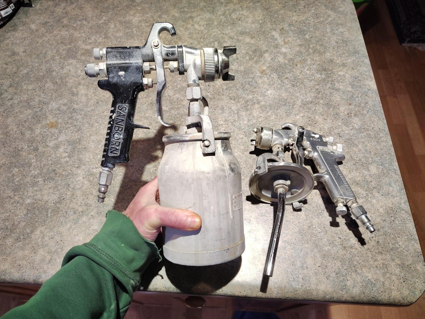 4001 PAINT SPRAYERS - QUANTITY 2 W/ 1 QUART POT