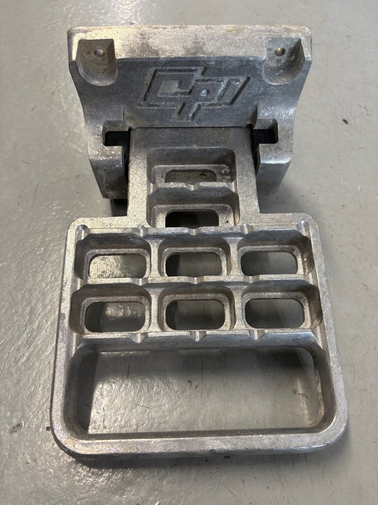 HD CAST ALUMINUM FOLDING STEP