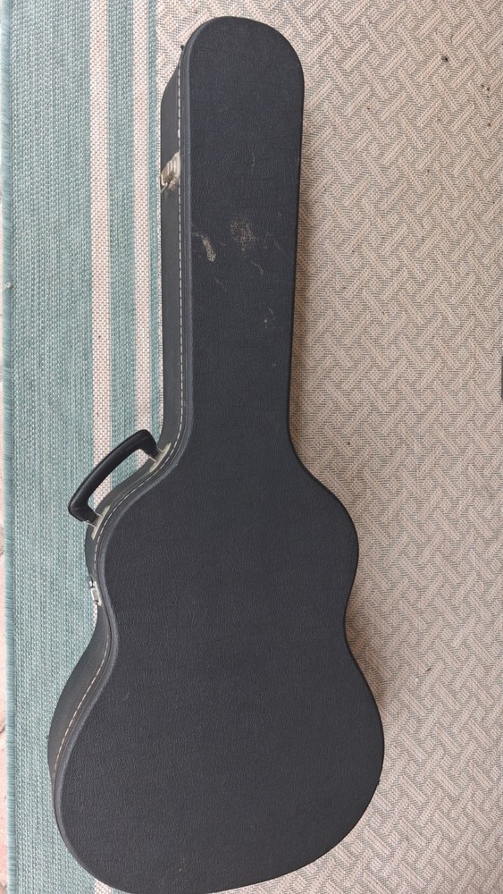 Yamaha CG110A Classical Guitar full size with case