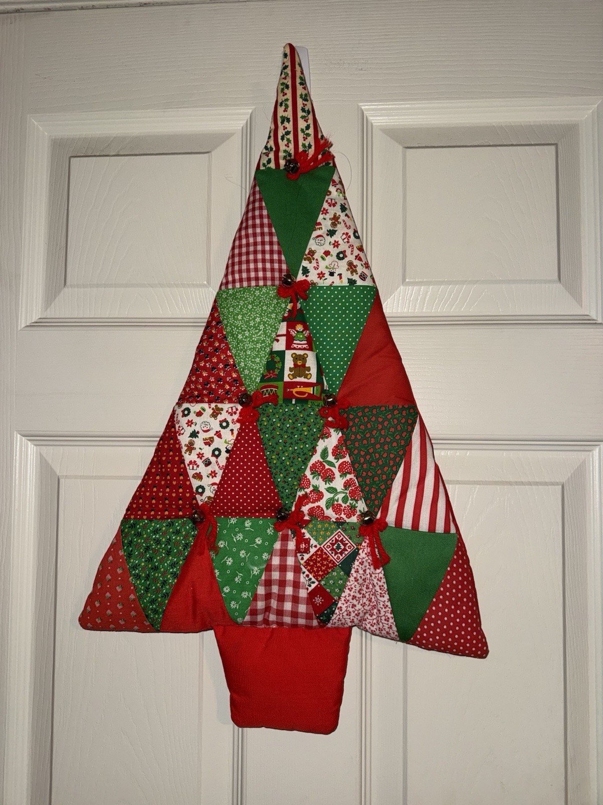 Quilted Christmas Tree Patchwork Wall Hanging Handmade Decor Retro Vintage 24”