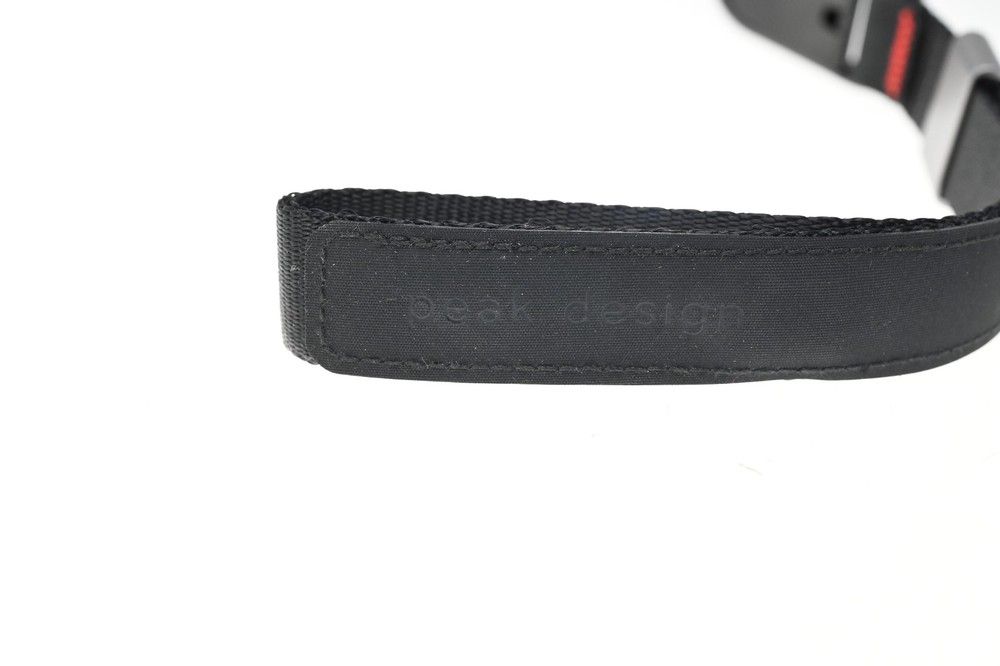 Peak Design Wrist Cuff Strap Black Red #G322