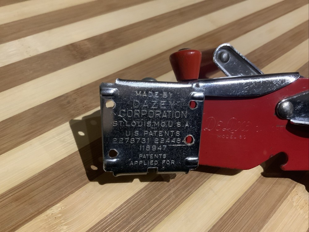 Vintage Dazey Model 80 Wall Mount Can Opener Chrome Red Knobs No Mount