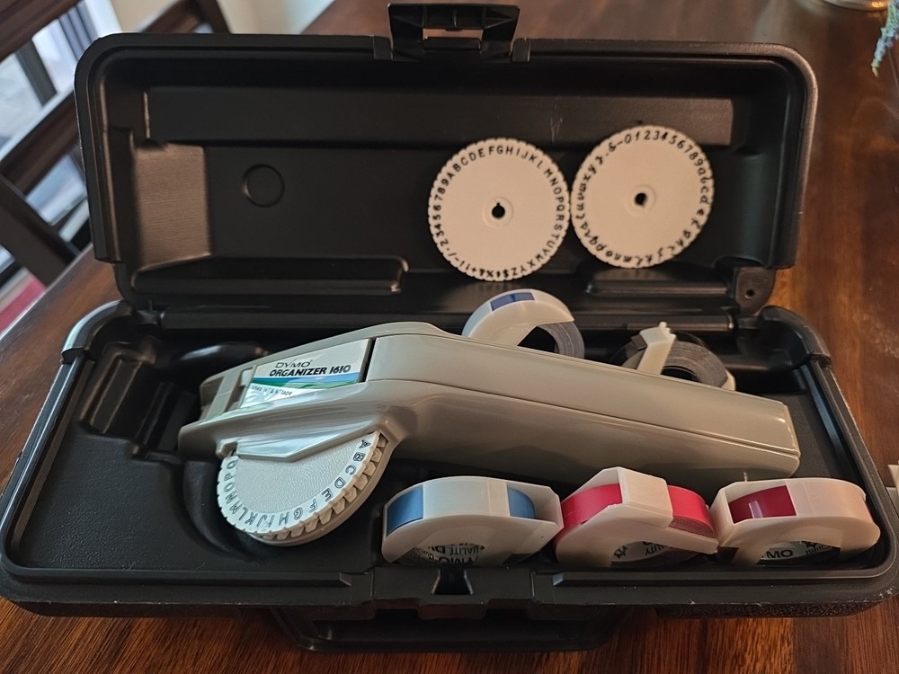 Dymo Organizer 1610 Labelmaker With Storage Case