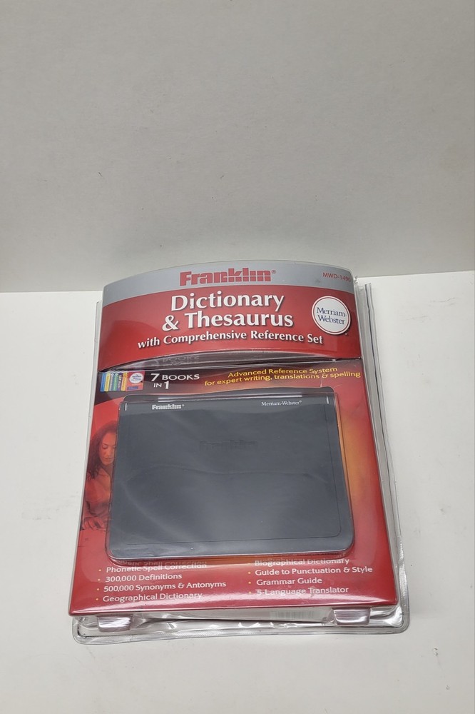 Franklin Dictionary & Thesaurus with Comprehensive Reference Set MWD-1490