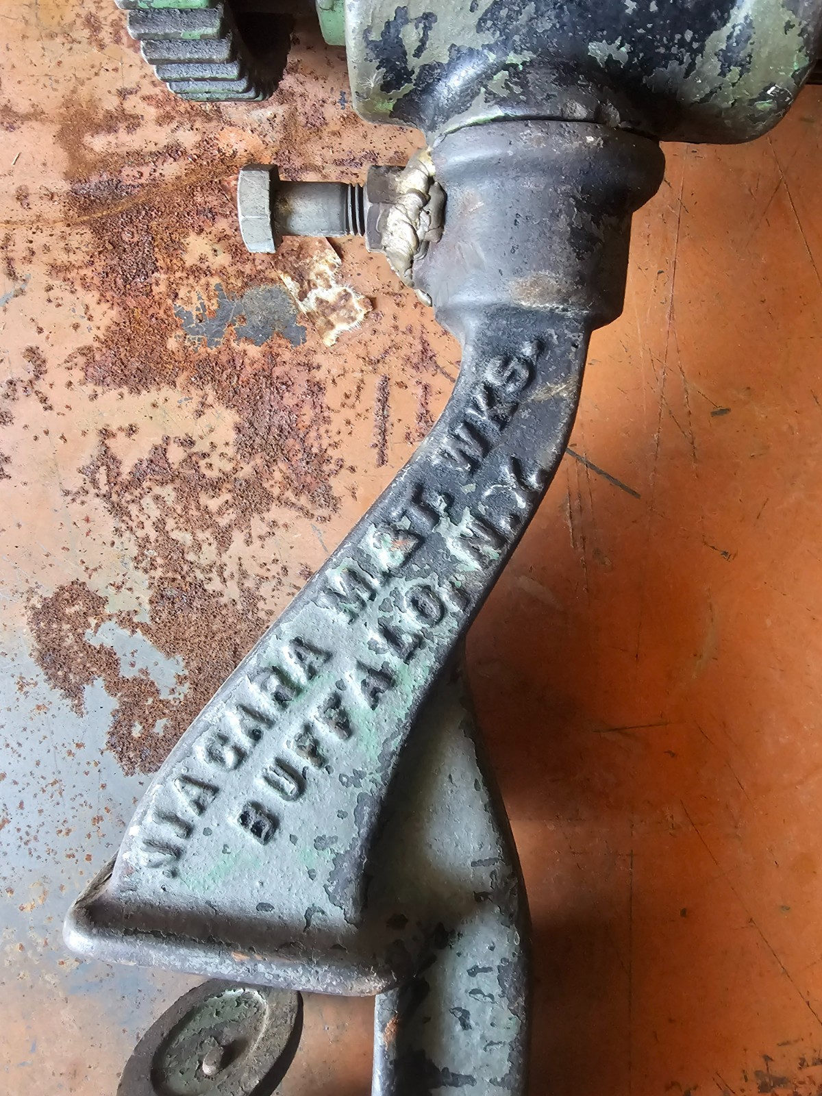 Niagara M&T Works R-1101 Hand Crank Sheet Metal Bead Roller