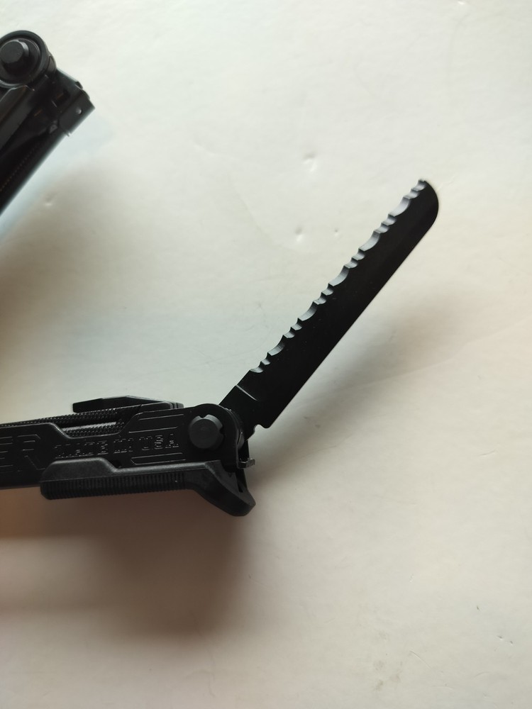 Gerber Center-Drive All Black Multi-tool with bit set New in plastic