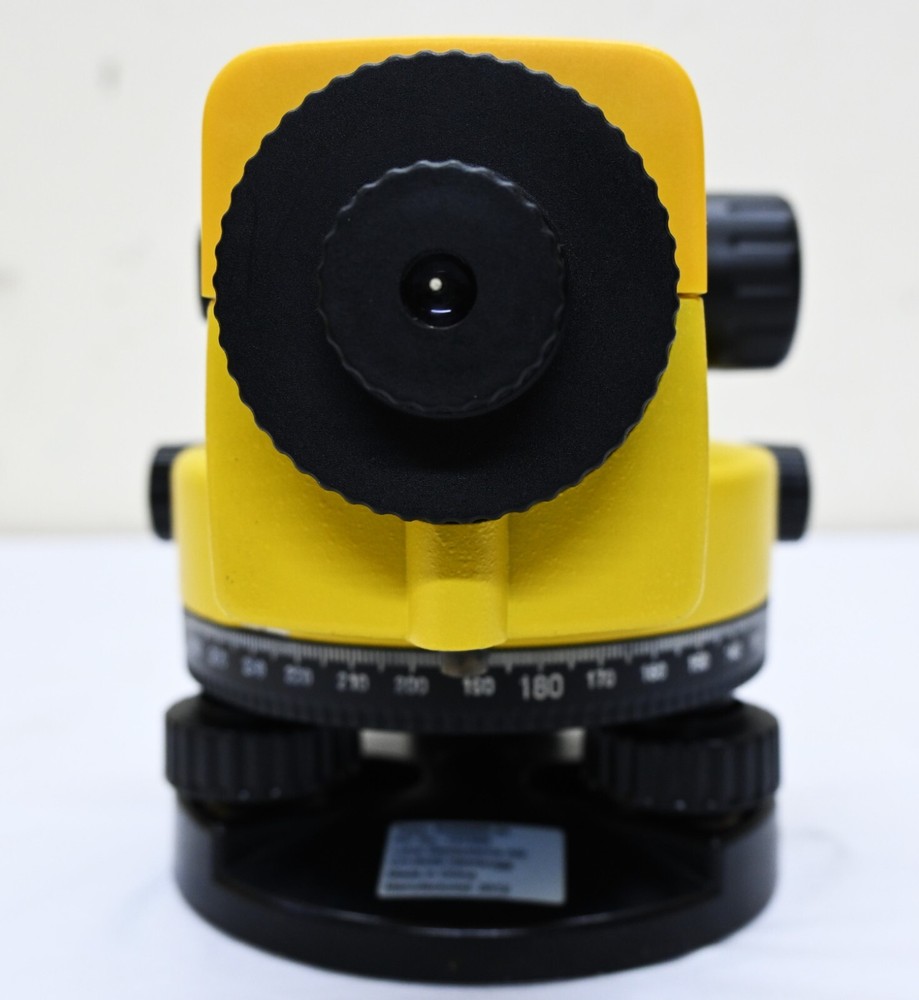 Leica Runner 24 Auotomatic level with hard Case.