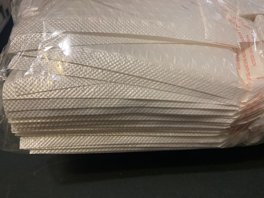 BUBBLE WRAP ENVELOPE MAILERS/ WHITE/ 6" BY 4"/ 95 ENVELOPES
