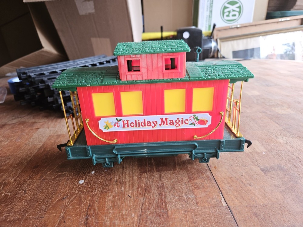 DISNEY G SCALE CHRISTMAS TRAIN - Untested