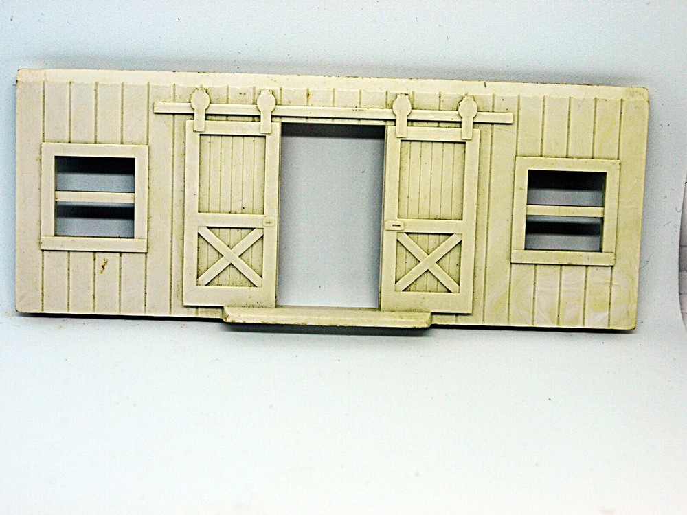 Plasticville Barn White Side Piece O-S Scale