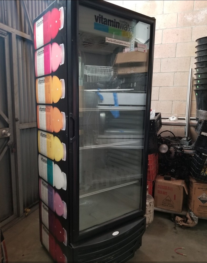 1 GLASS DOOR COOLER