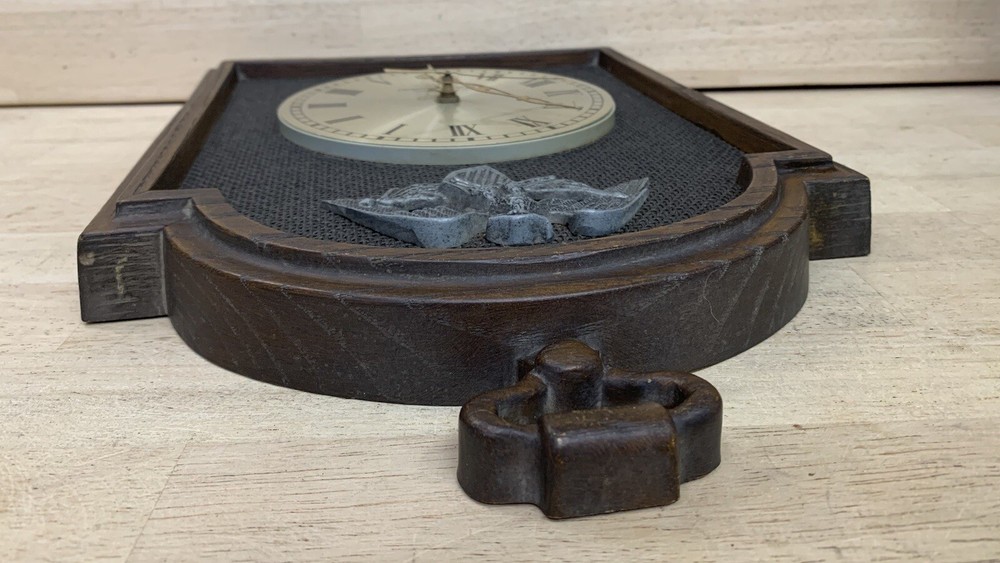 Vintage Seth Thomas Eagle Wall Clock E318 001 Institution, Quartz Battery WORKS