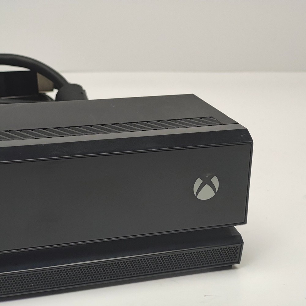 Microsoft Kinect Sensor Xbox One Model 1520 Motion Tracking Camera Controller