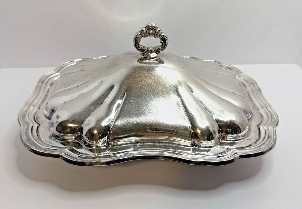 silver plated serving dish w/ lid curved edges and ornate handle Gorham Heritage