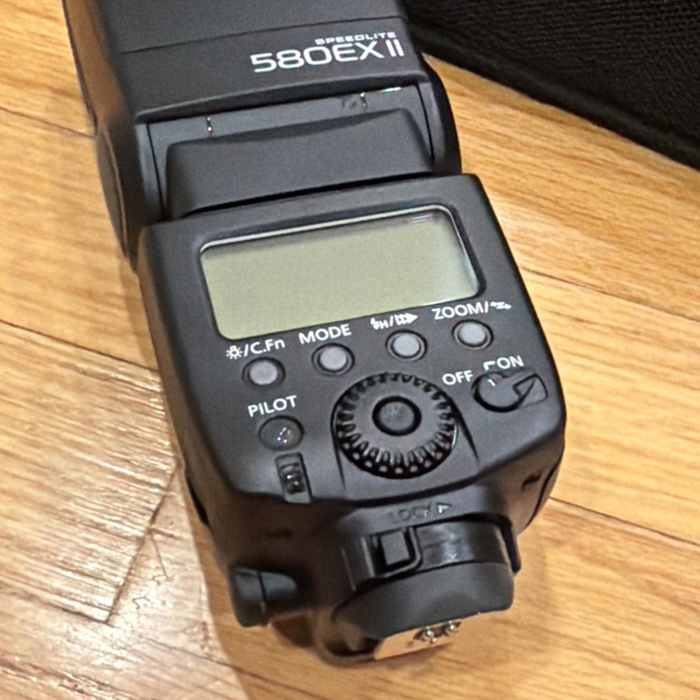 Canon 580EX Speedlite Flash, Fitted Case, Diffuser, Stand