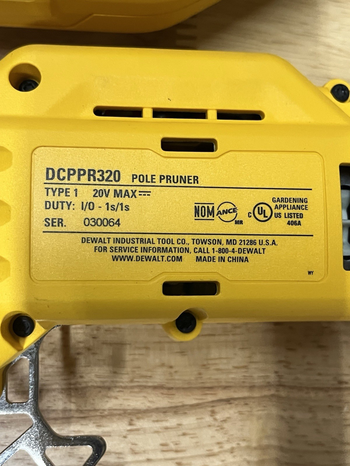 New DeWalt DCPPR320D1 20V MAX* 1-1/2 in. Cordless Pole Pruner (TOOL ONLY) P4-01