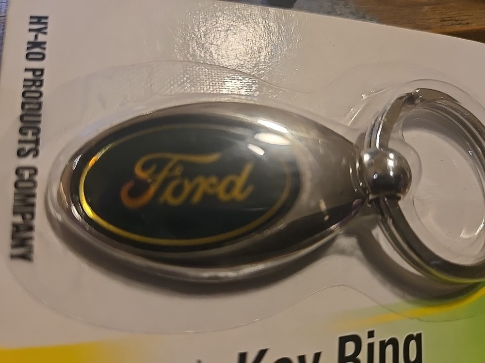 Silver Tone Oval Ford Logo Gold Script Keychain Keyring HY-KO