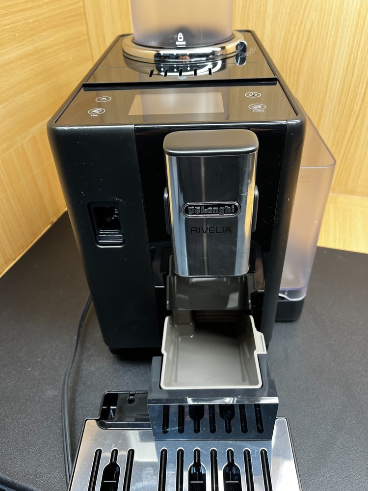 De'Longhi Rivelia Automatic Espresso Machine-Onyx Black -EXAM44055B-Missing-Lids