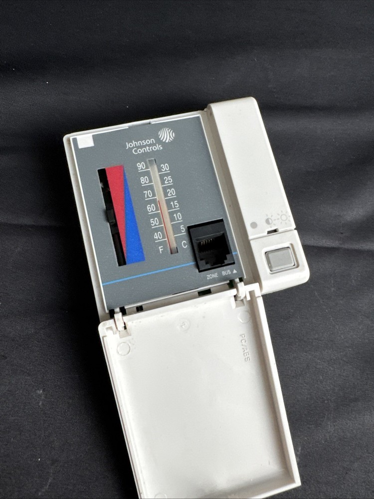 Johnson Controls Rev-D Wall-Mount Temperature Sensor ​Controller TE-67NP-1N00
