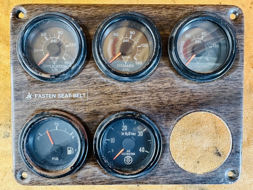Freightliner Gauge Cluster