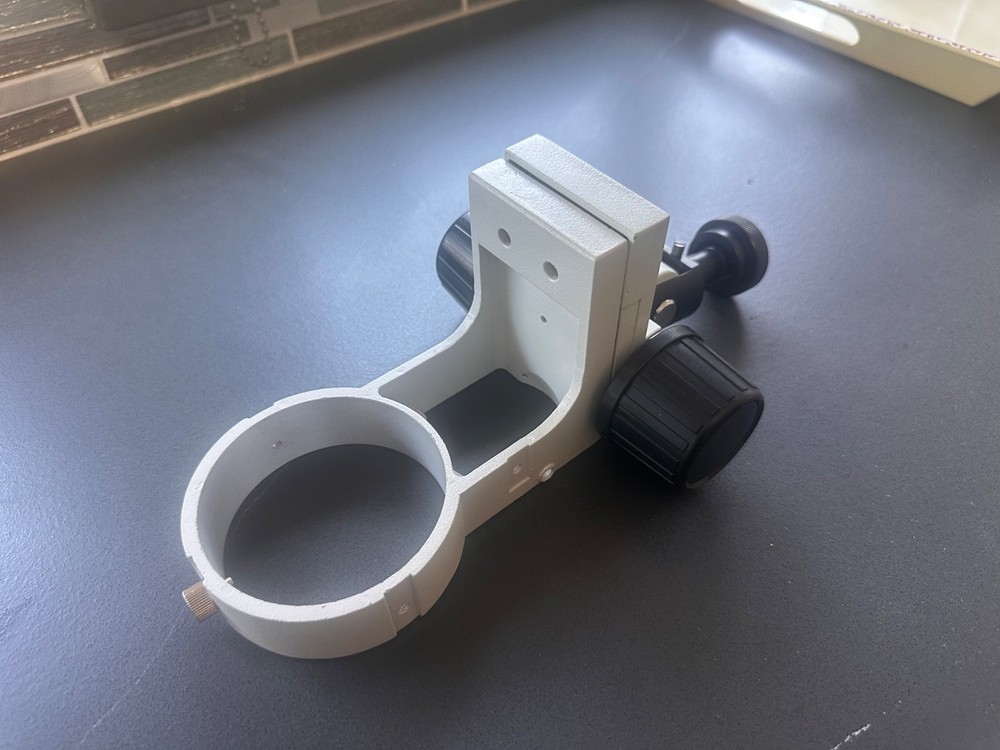 E-Arm for 84mm mount microscope. Fit's 84mm Nikon etc.