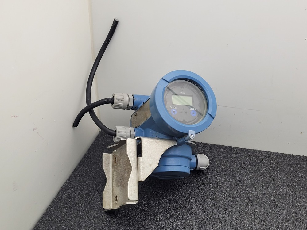 Micro Motion 2700R12ABZEZZZ Transmitter Mfg 2014 Unit B