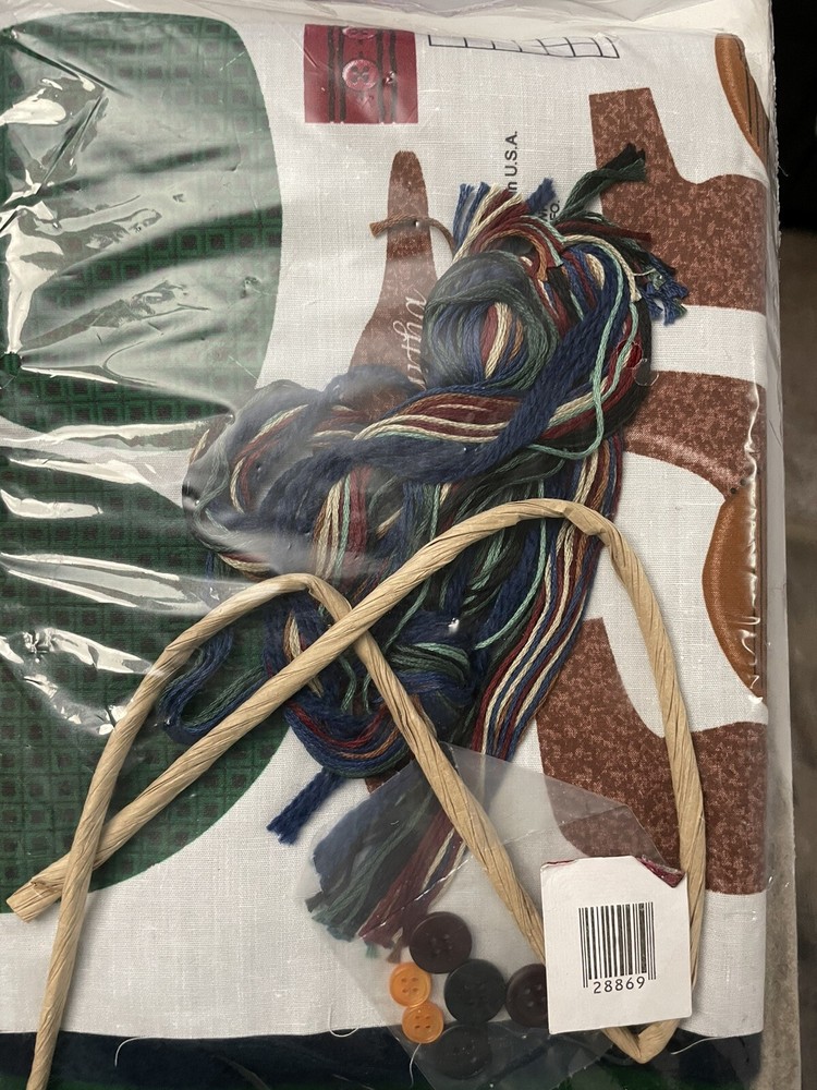 Dimensions Bottle Bubbies Golfer Bear Craft Project