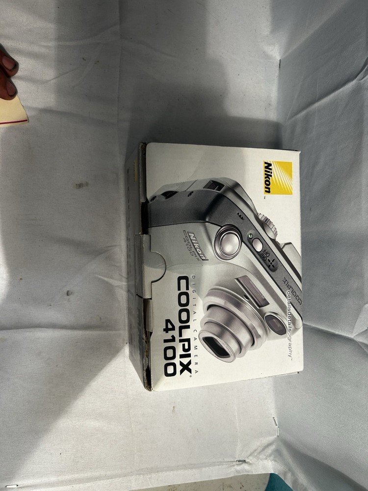 Nikon Coolpix 4100 4.0MP Digital Camera E4100 Original Box Manuals Tested