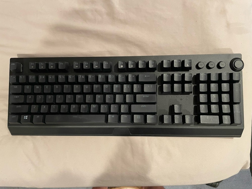 Razer Bundle (Mouse/Keyboard/Speakers/Dock)