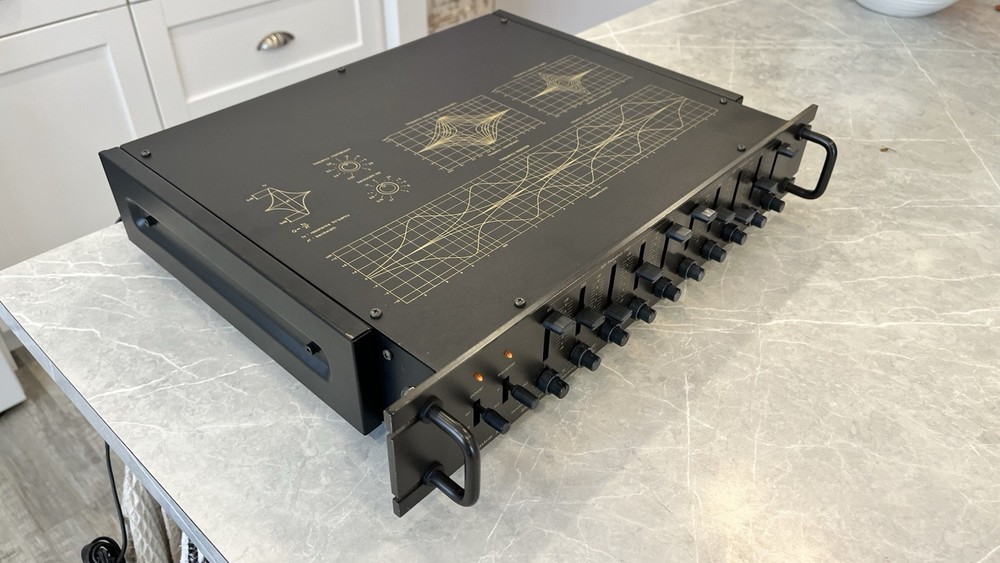 TECHNICS 10E SH-9010 E FREQUENCY EQUALIZER perfect working 120v 17 3/4 WIDE