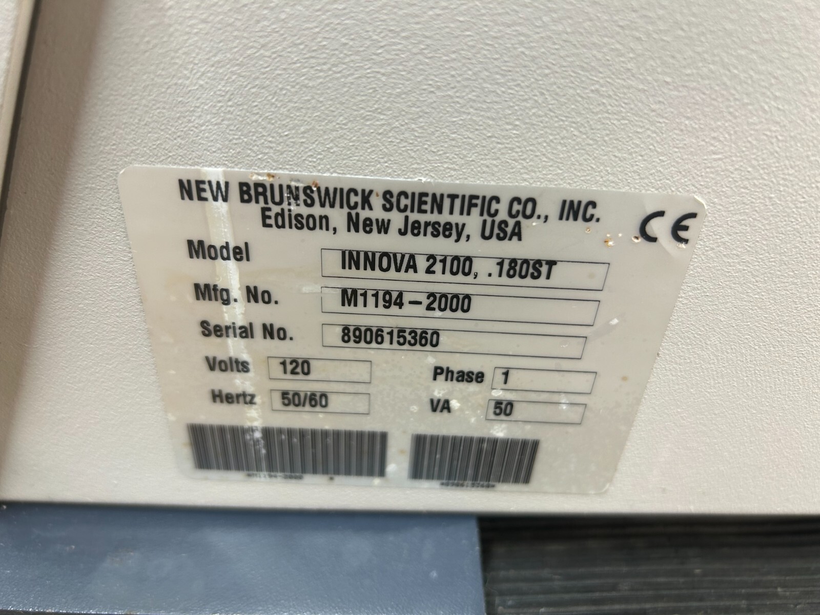 New Brunswick Innova 2100 Platform Shaker M1194-2000