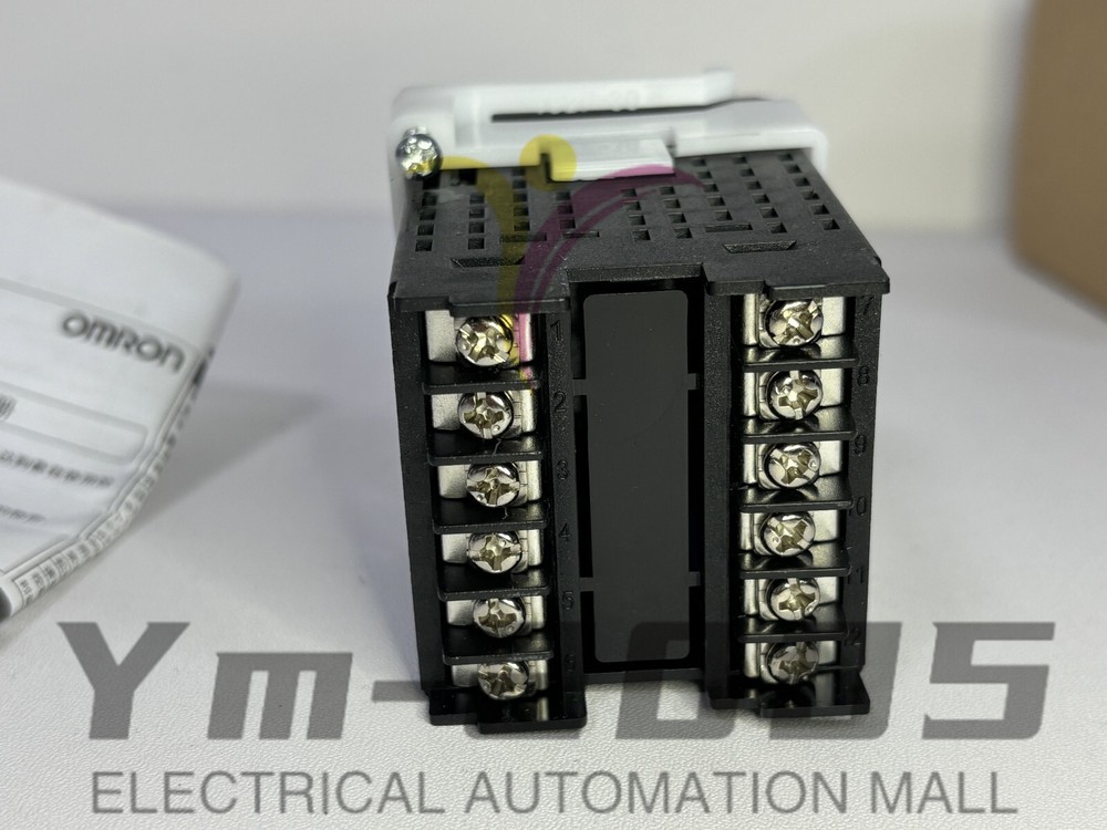 Omron-E5CC-RX2ASM-800 100-240 VAC Temperature Controller Fast delivery 1PC NEW
