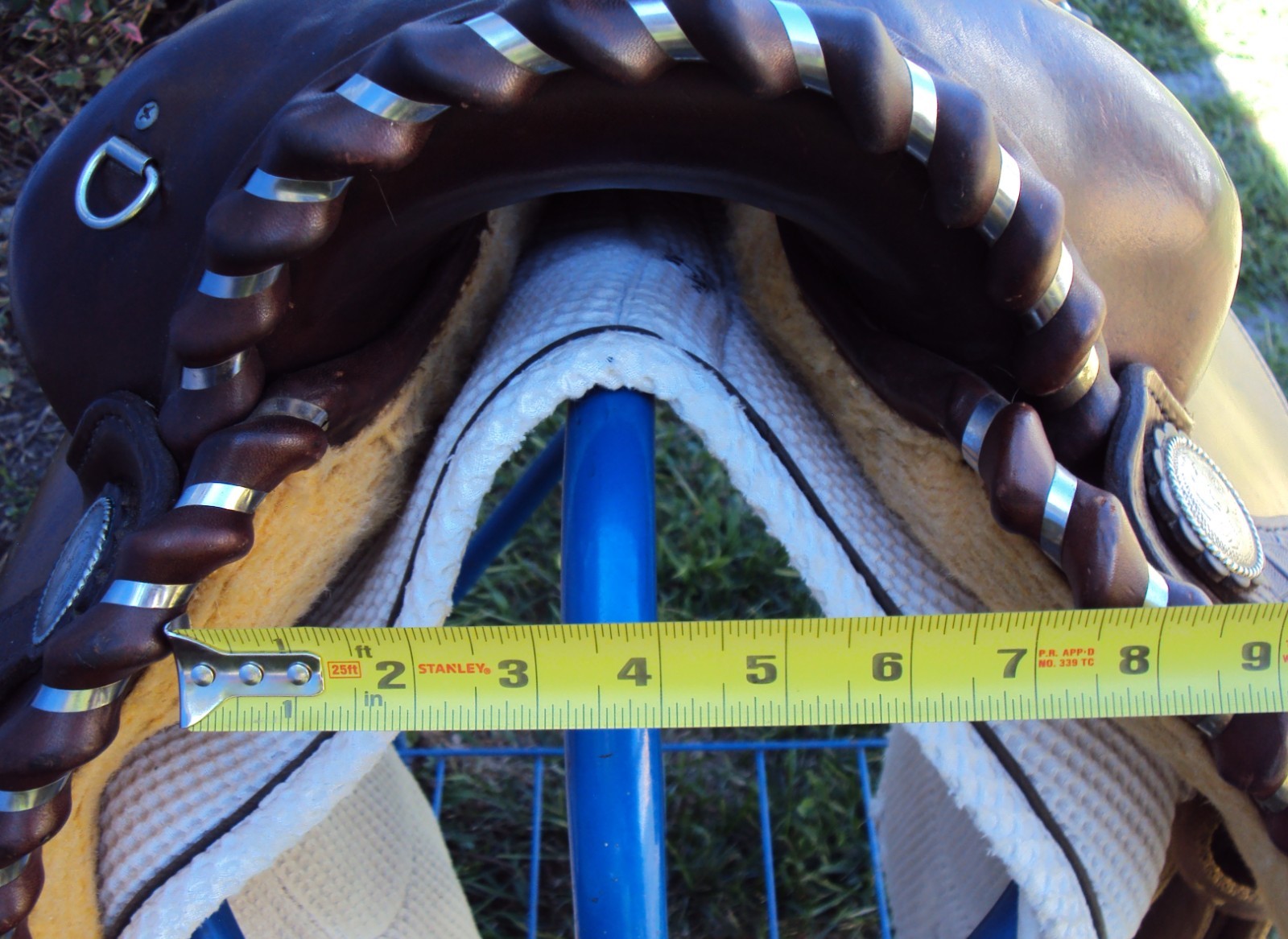 CIRCLE Y Western Show Saddle - 15" - SILVER CONCHOS - Padded Seat - BEAUTIFUL!