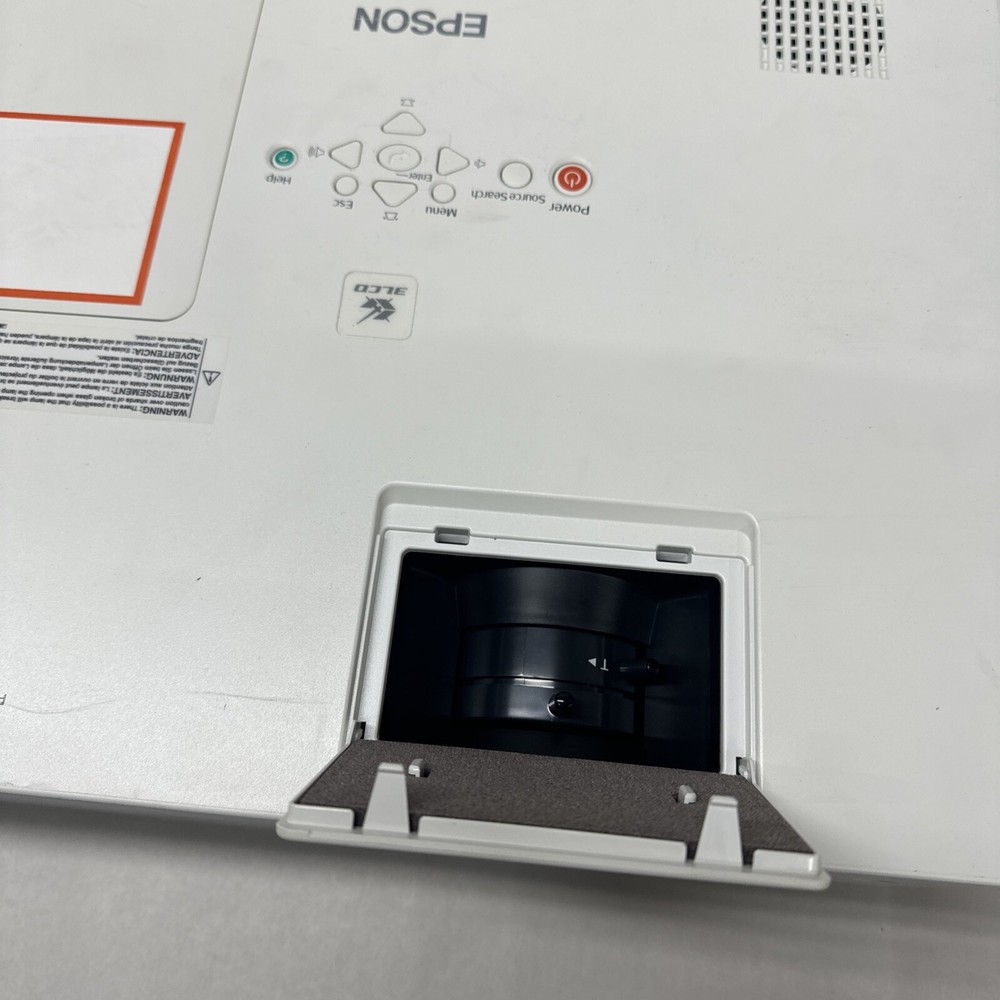 Epson PowerLite 6110i Projector LCD 3500 Lumens Variable Projector +Lamp & Cable