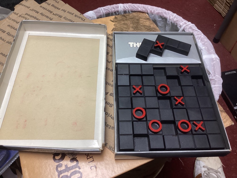 Vintage 1984 Pressman Think Tac Toe Game Complete In Box