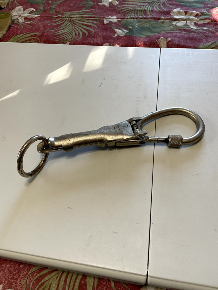 atlas safty equipment / fireman repelling hook.
