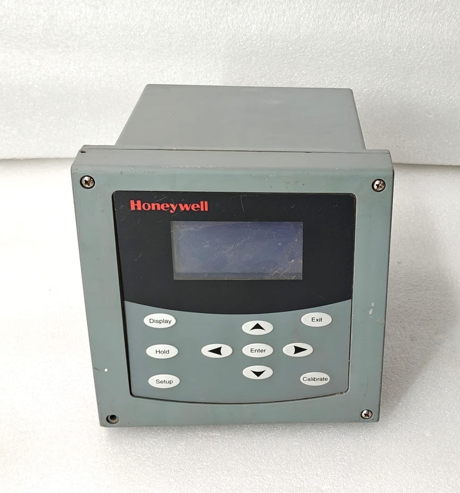 Honeywell UDA2182-PH1-NN2-NN-N-P000-EE Dual Conductivity Controller Analyzer