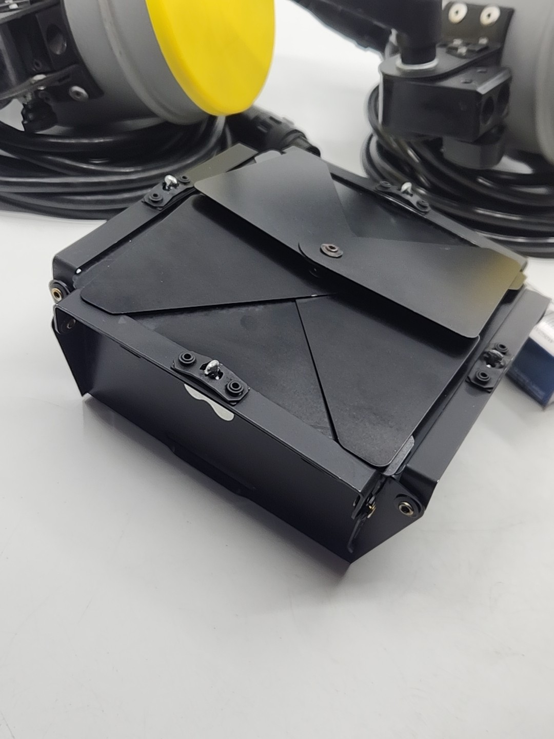 Dynalite 2040 Studio Flash Heads Lot of 2 with Cables Etc. Fan Cooled Tested