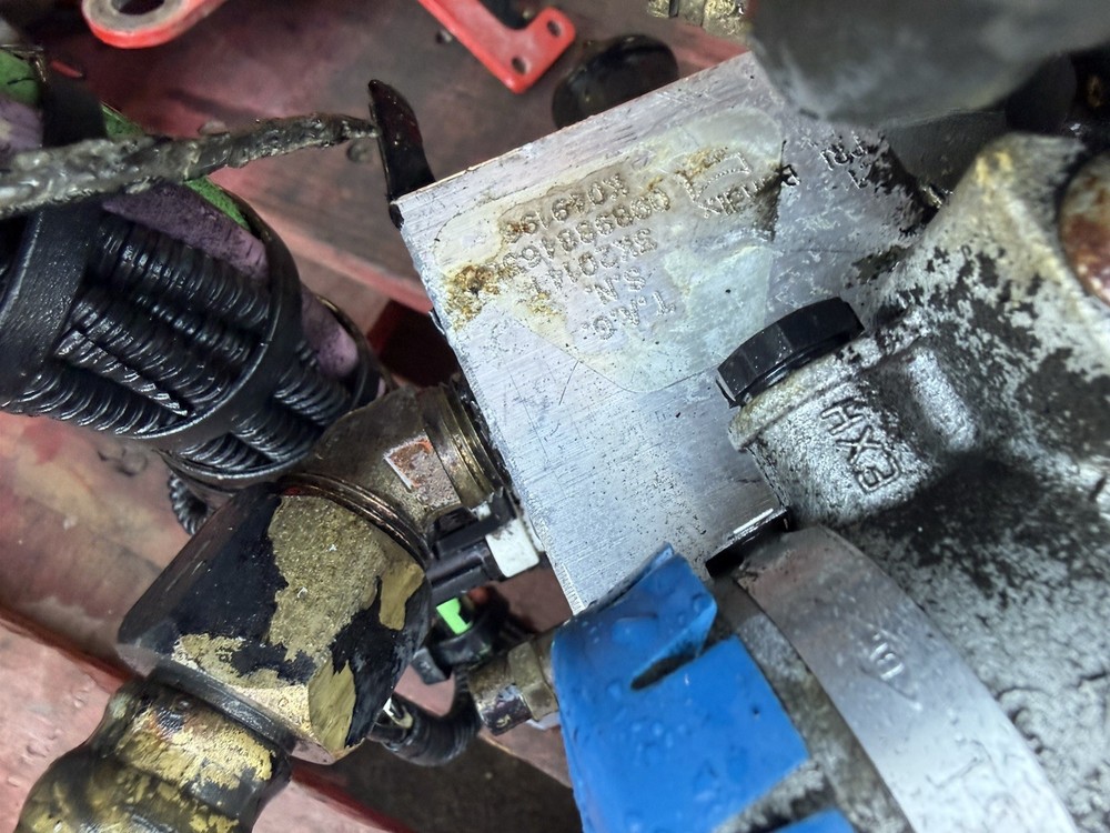BENDIX AD IS AIR DRYER K049196