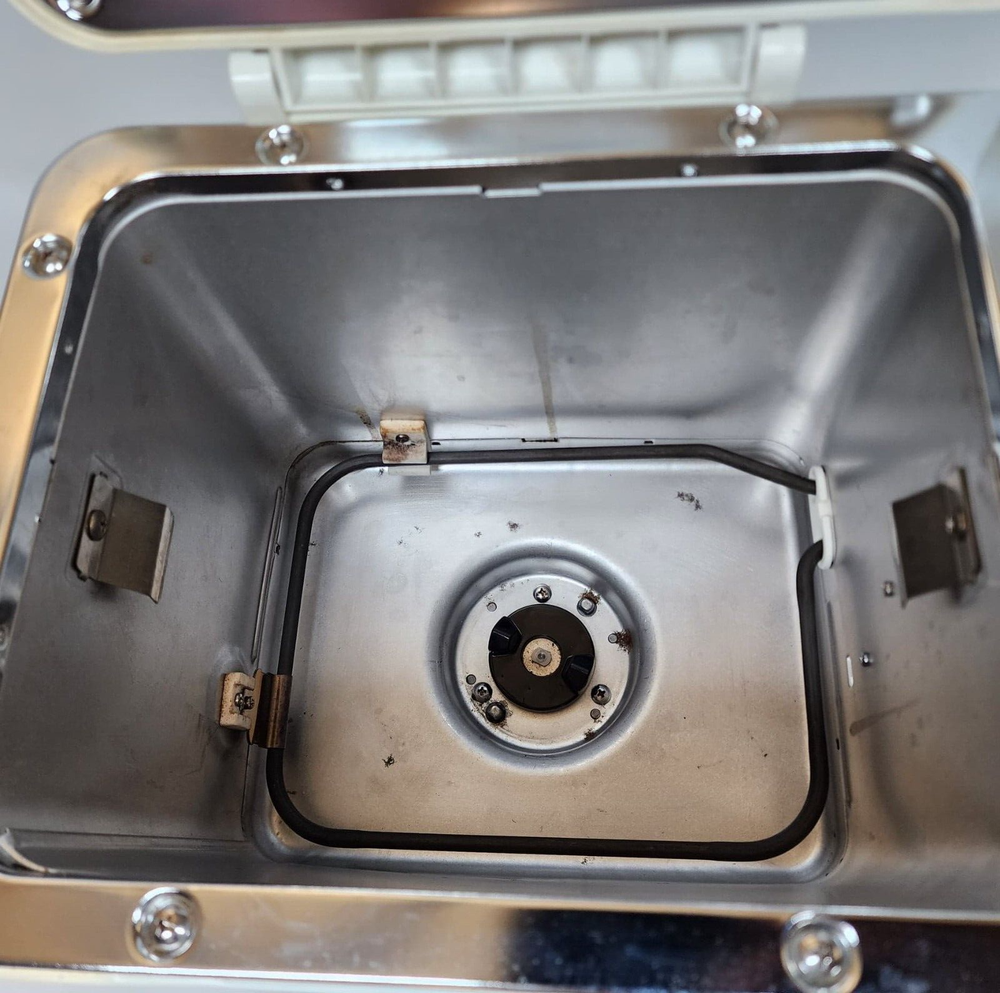 Breadman Ultimate Automatic Bread Maker Model TR2200C Home Baking Machine WORKS