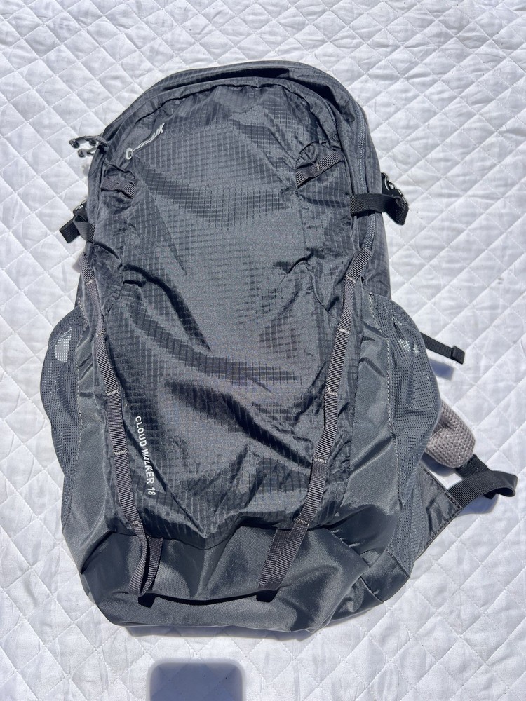 Clean! Camelbak Black Cloud Walker 18 Backpack *Unused 2.5l Hydration Bladder