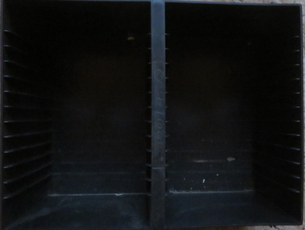 CASE LOGIC - 30 CD Hard Plastic Storage Rack Wall Mount Holder Organizer