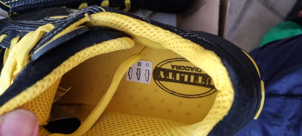 DIADORA SHOES