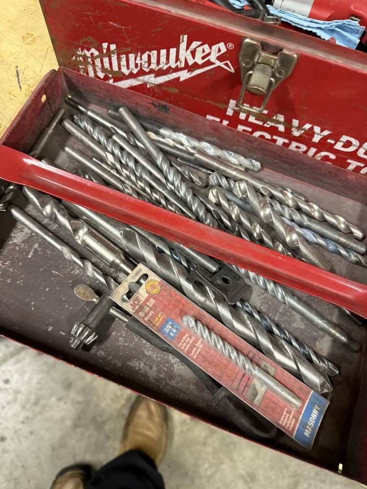 Milwaukee 5370-1 1/2" Corded Hammer Drill With Case & Extra Bits