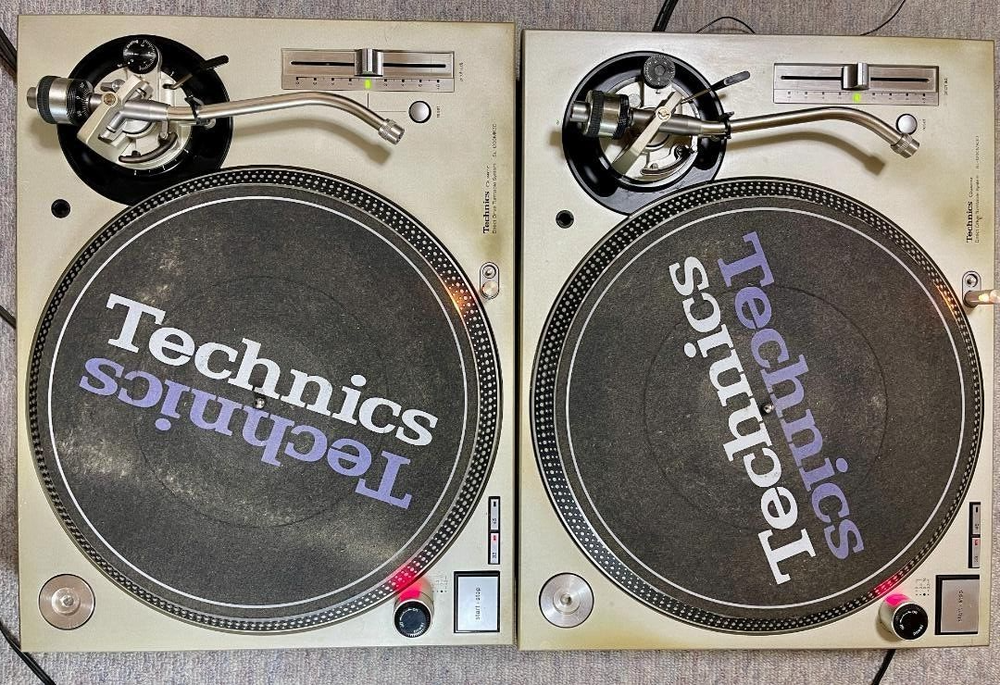 Technics SL-1200MK3D pair Direct Drive DJ Turntables silver