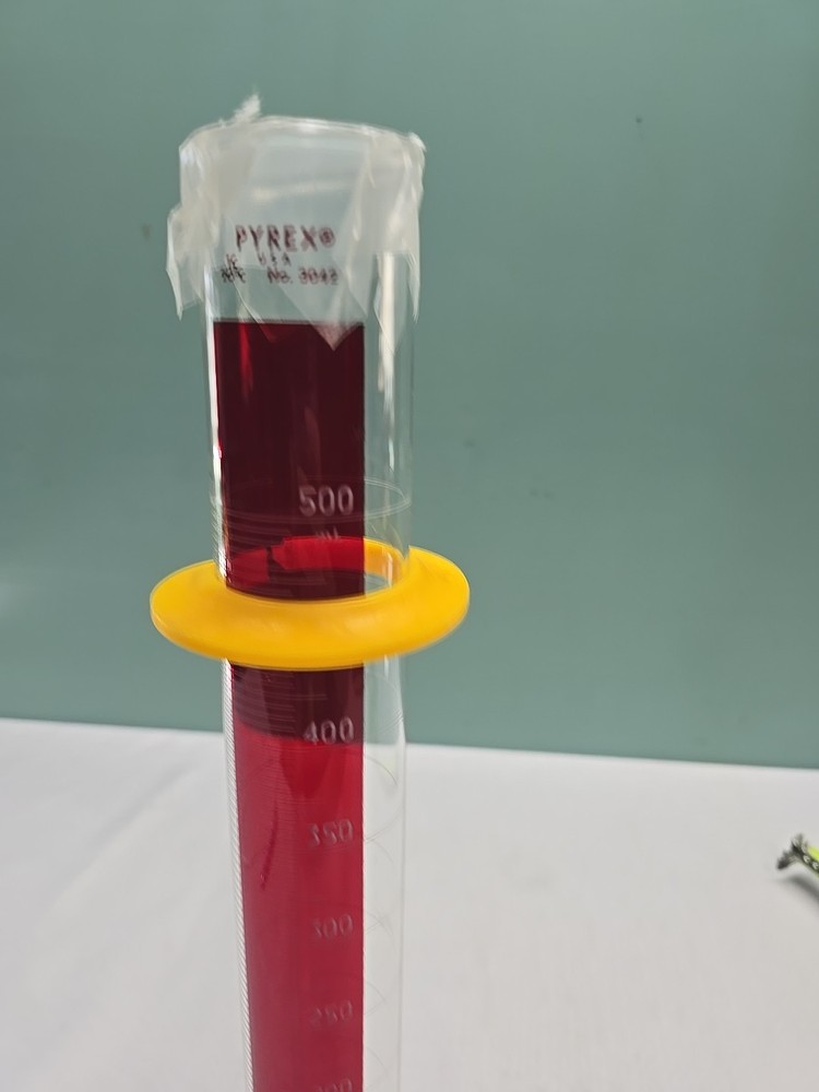 Pyrex 3042-500mL Red-Lined Cylinder Graduated with Spout Hexagonal Base