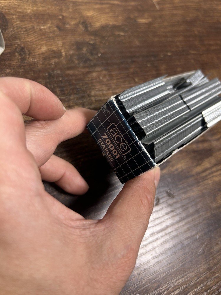2 Boxes Vintage Ace Chisel Point Clipper Staples Undulated 5000