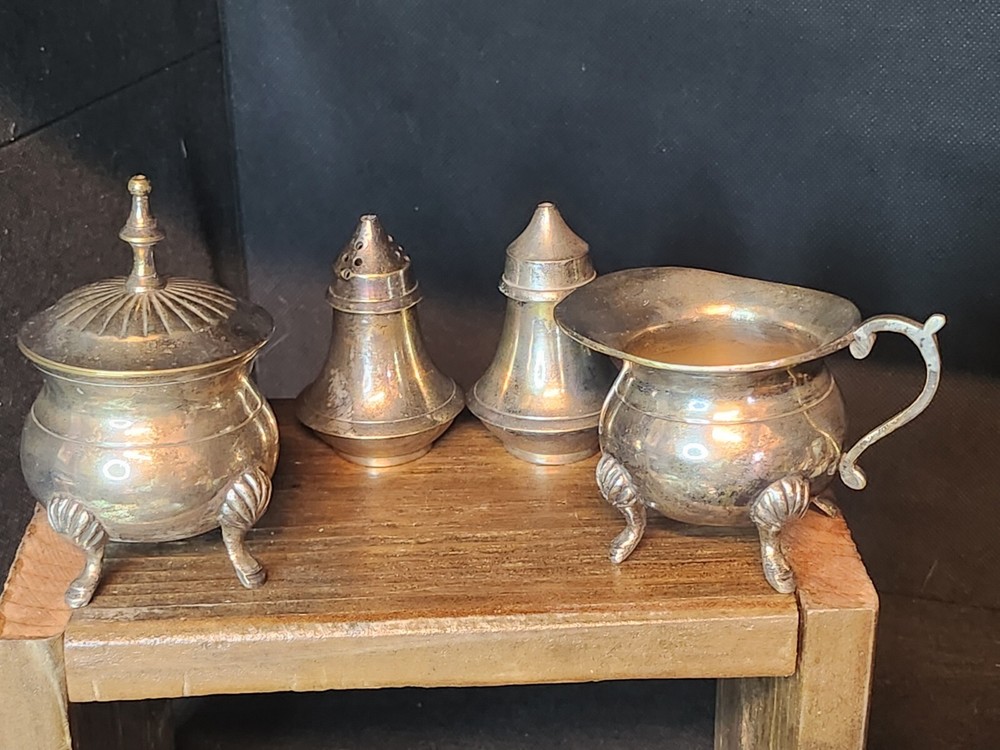 VINTAGE SILVERPLATE - CREAM & SUGAR & SHAKERS SET