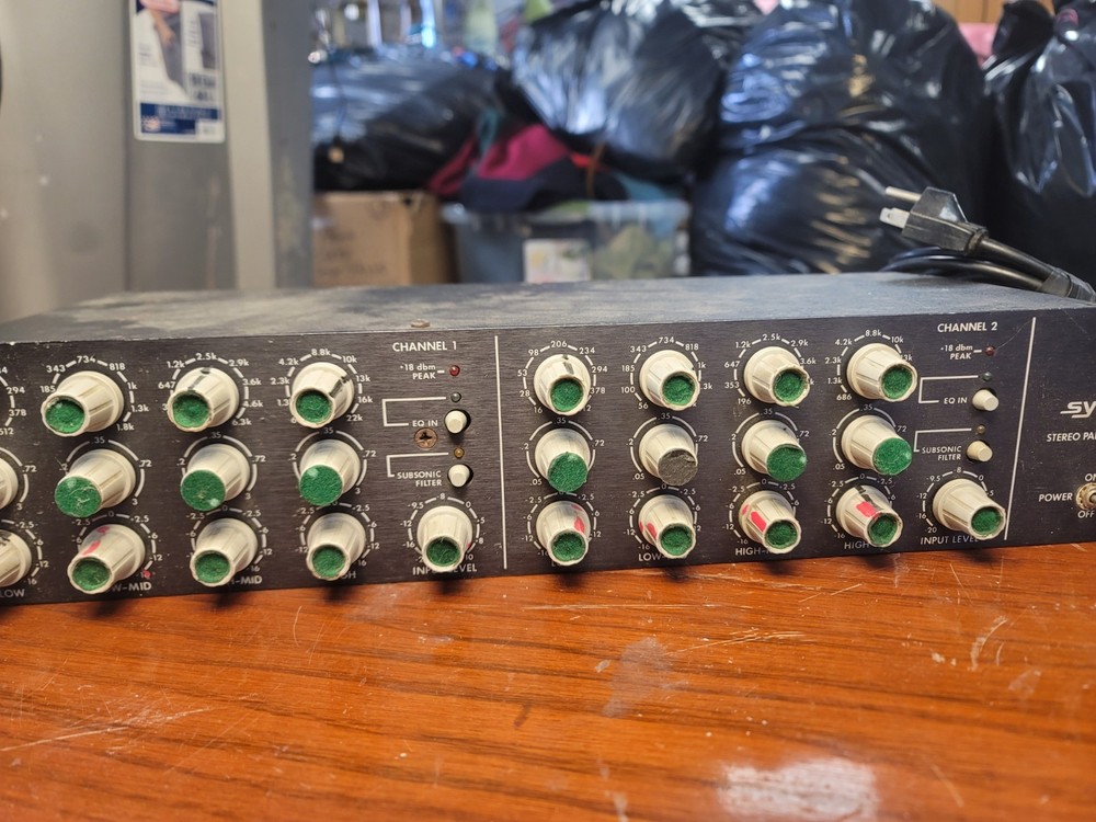 Vintage Symetrix SE-400 Black Tone Control Stereo Analog Parametric Equalizer
